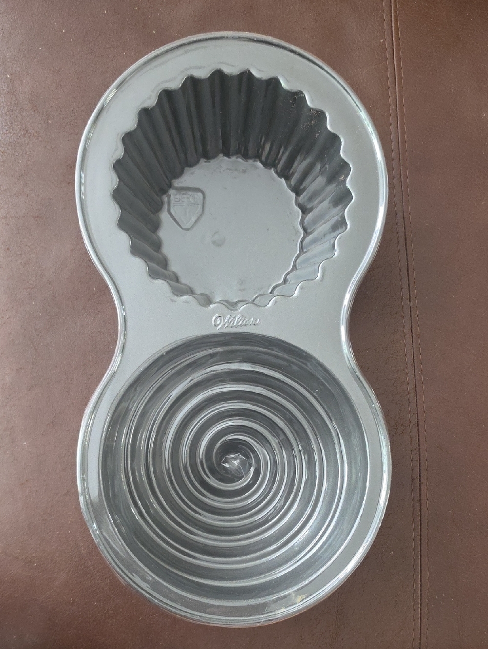 Wilton Metallic Double Cake Mold - Silver